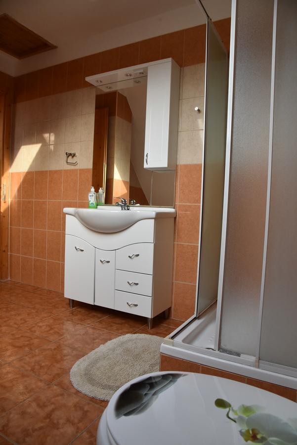 Alexandra Vendeghaz Villa Abadszalok ภายนอก รูปภาพ